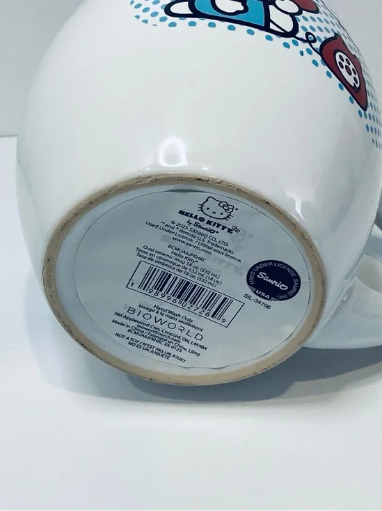 🐸 Hello Kitty Mug - Picture 7 of 8